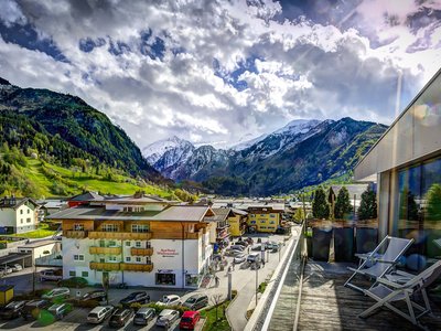 Our hotel in Kaprun. Your second home. Our hotel in Kaprun. Your second home.