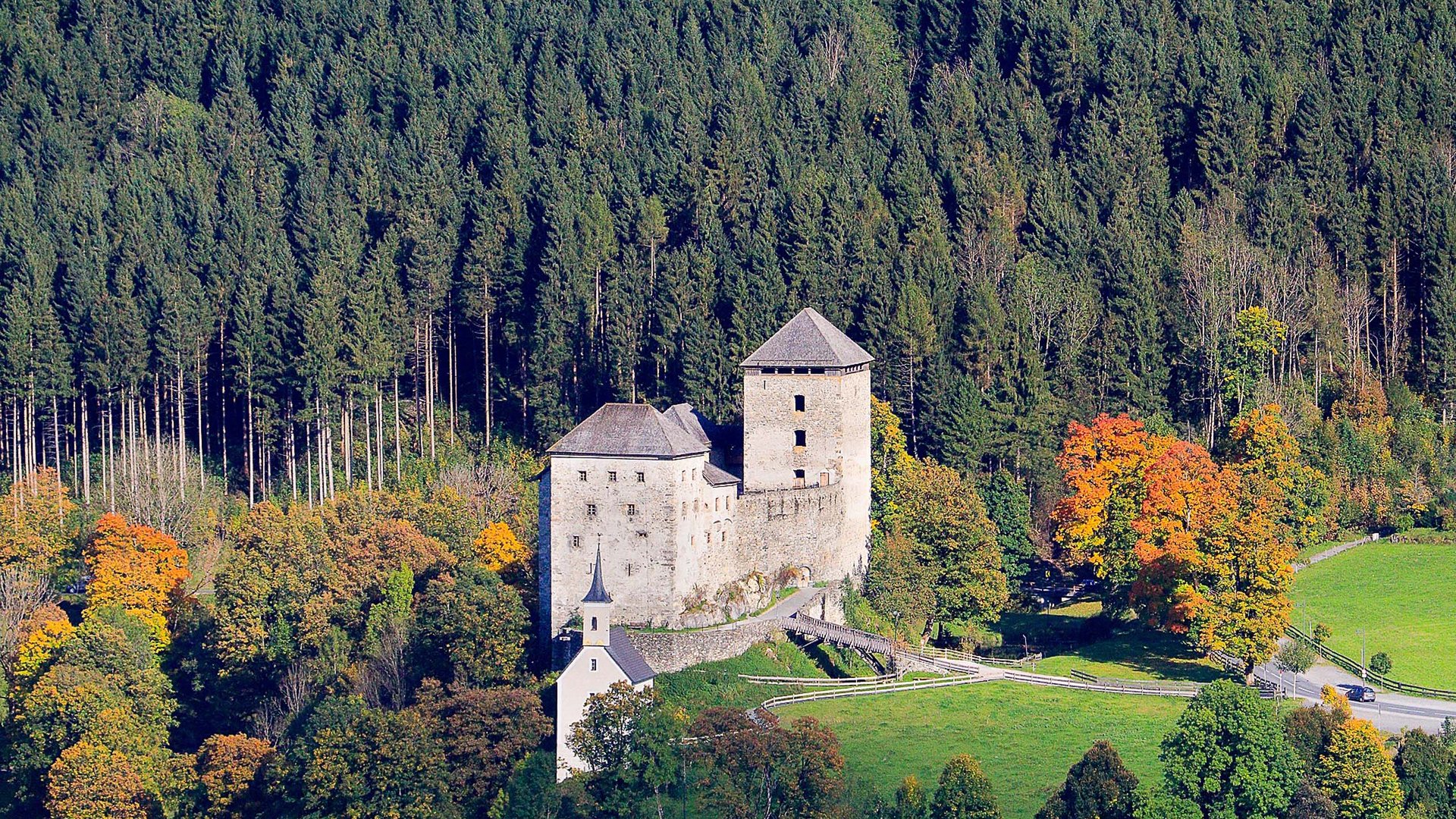 Castle, gorge, thermae. Discover Kaprun. Castle, gorge, thermae. Discover Kaprun.