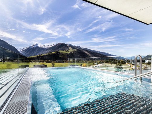 Hotel in Kaprun + Wellness = das Lederer Hotel in Kaprun + Wellness = das Lederer
